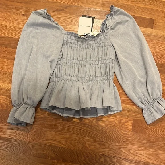 LAST CHANCE WHO WHAT WEAR CHAMBRAY TWILL SMOCKED TOP - Picture 5 of 6